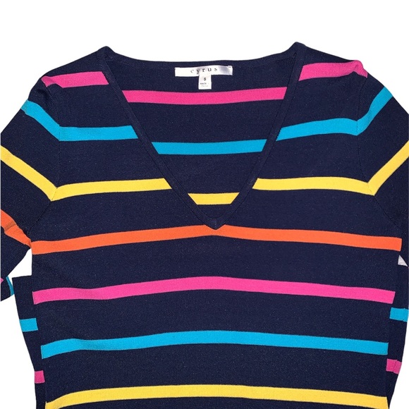 Cyrus~ Woman top - Picture 3 of 6